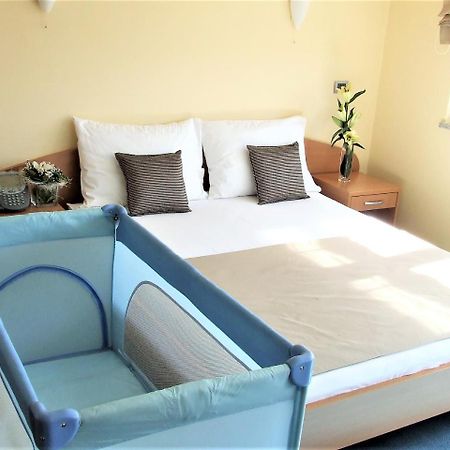 Hotel Central Slavonski Brod Bagian luar foto