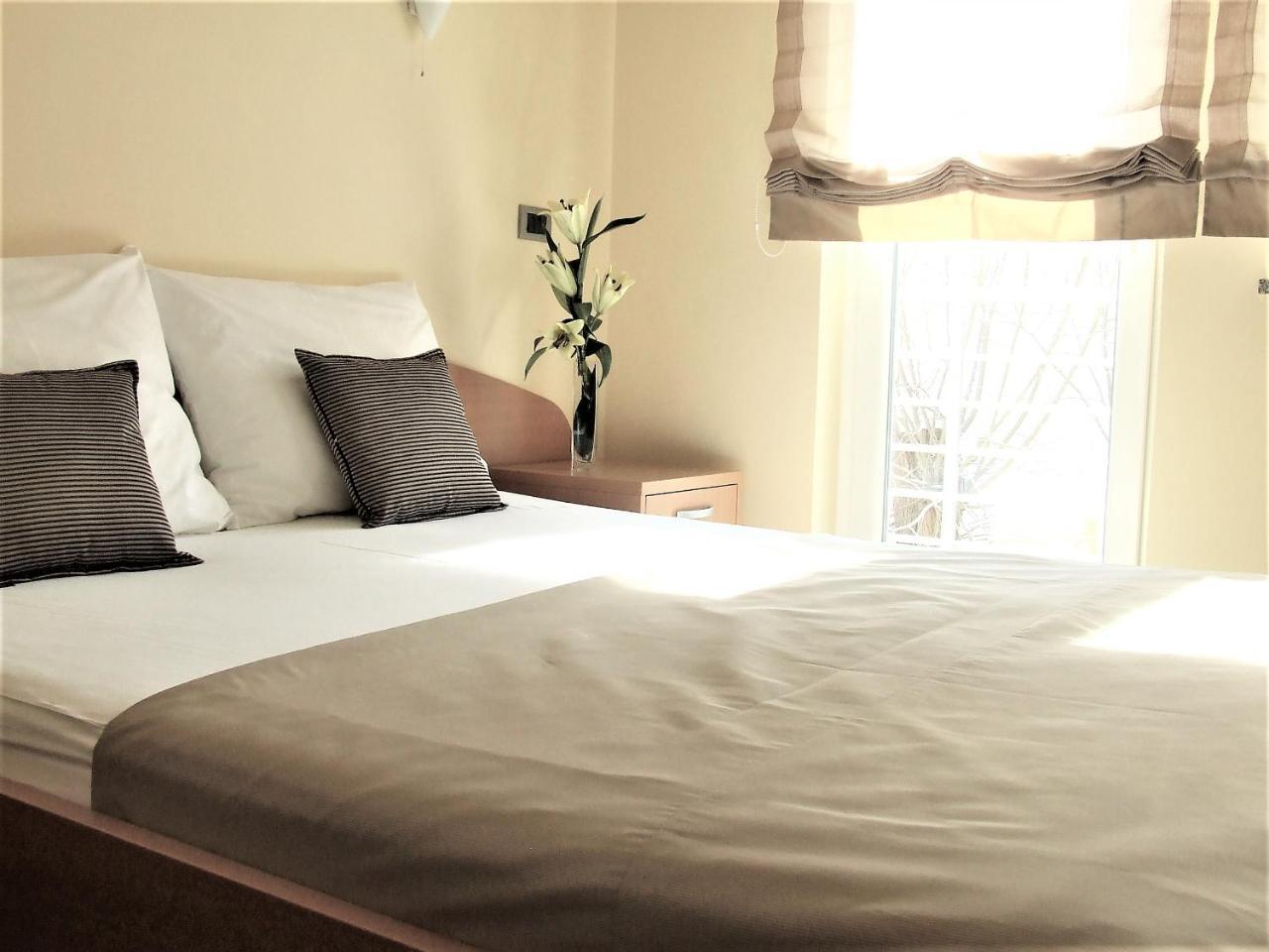 Hotel Central Slavonski Brod Bagian luar foto