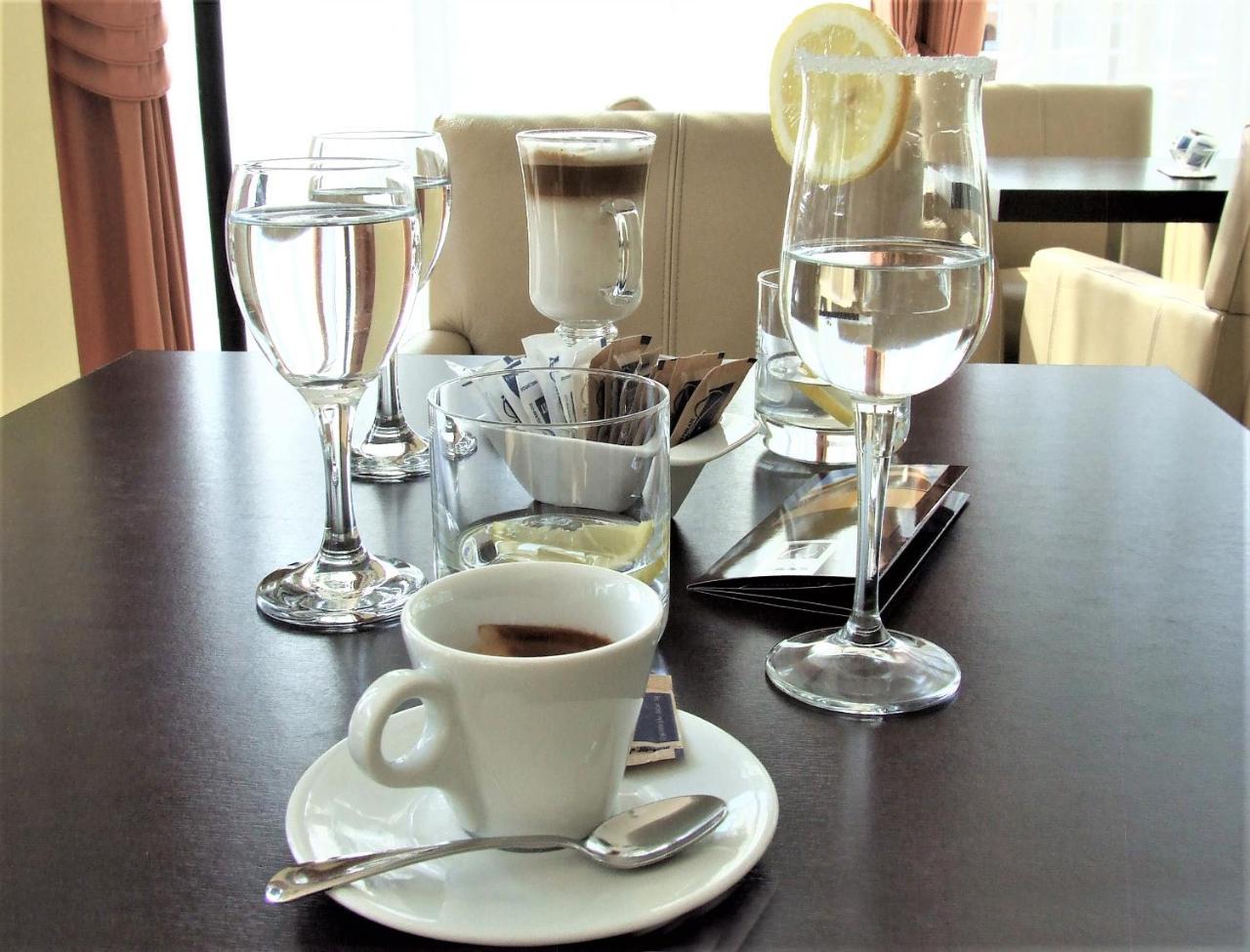 Hotel Central Slavonski Brod Bagian luar foto