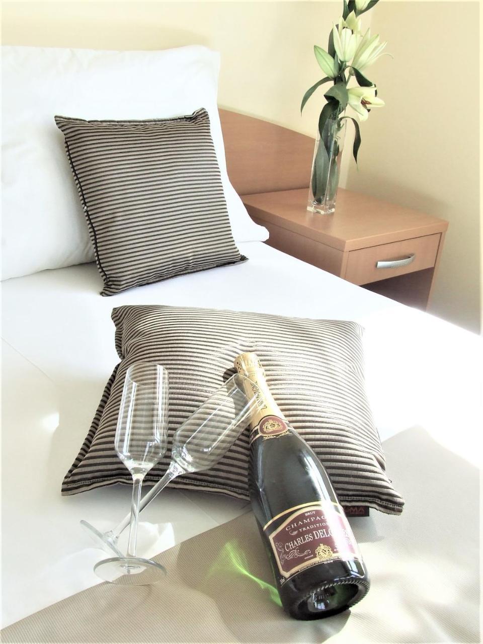 Hotel Central Slavonski Brod Bagian luar foto