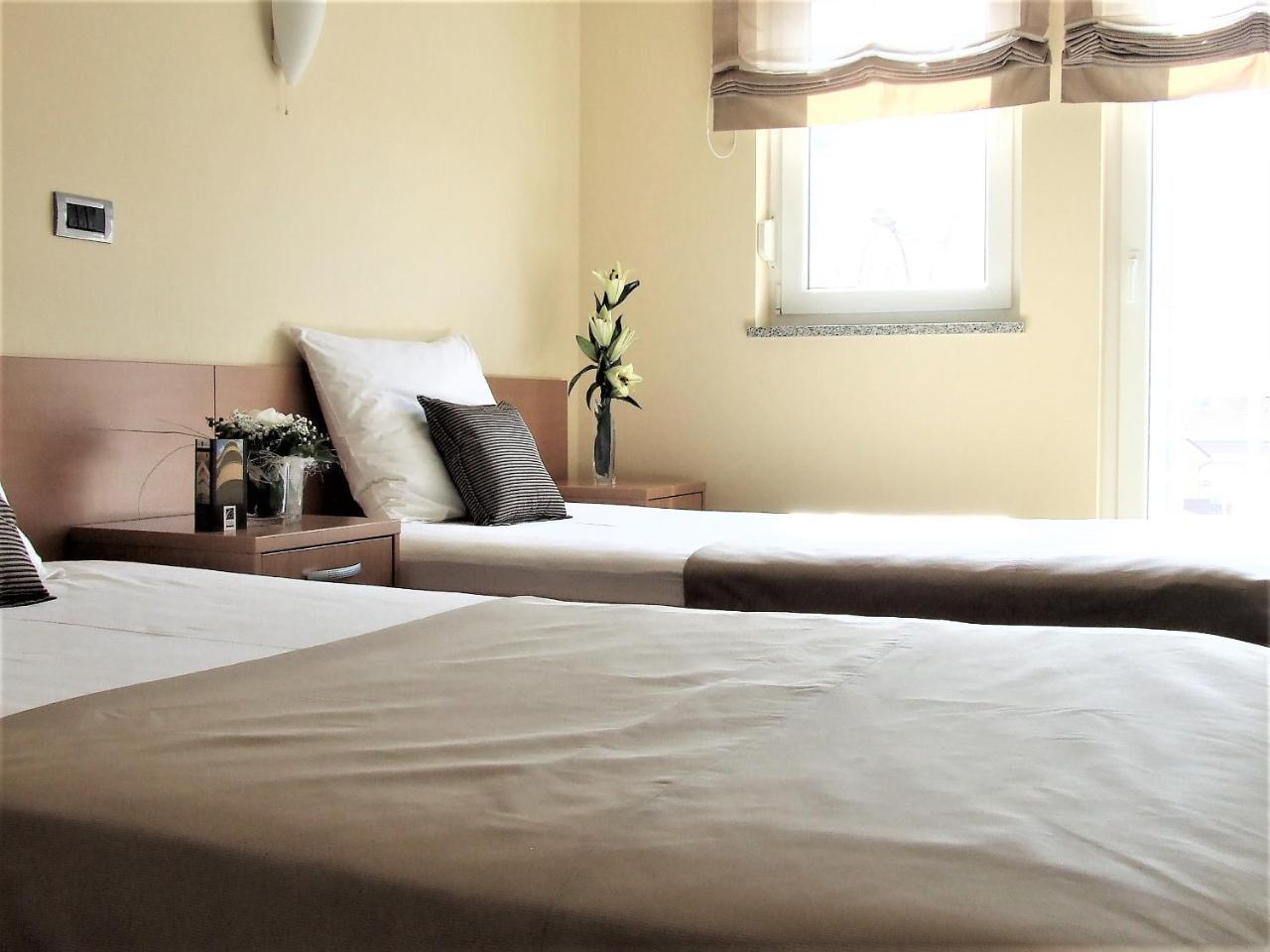 Hotel Central Slavonski Brod Bagian luar foto