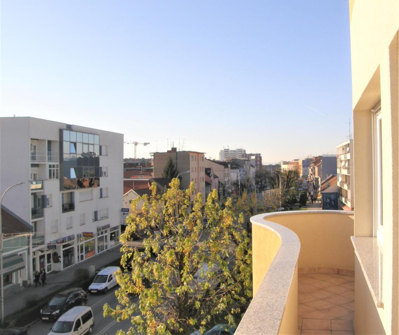 Hotel Central Slavonski Brod Bagian luar foto